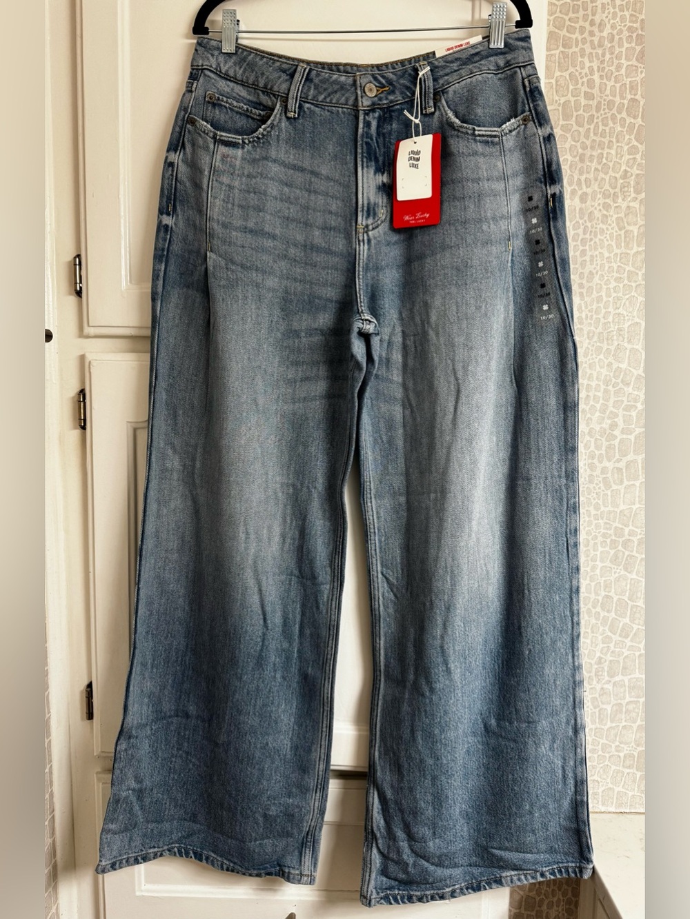 Lucky Brand Pleated Liquid Denim Luxe Palazzo Jeans Women’s 10/30 - Picture 3 of 11